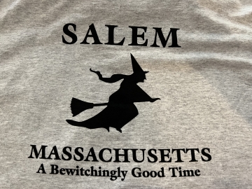 T-SHIRT Bewitchingly Good Time Salem